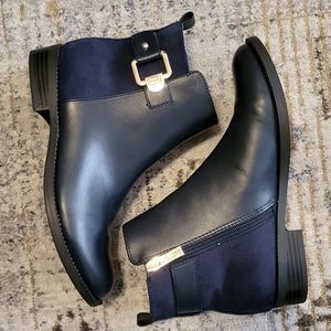 Tommy Hilfiger Navy Blue Booties (Sz 7)